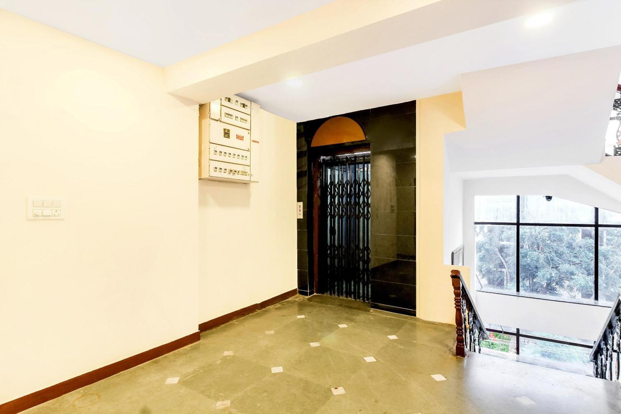 OYO 11429 Hotel Tokyo Japan Comforts Hyderabad Eksteriør billede